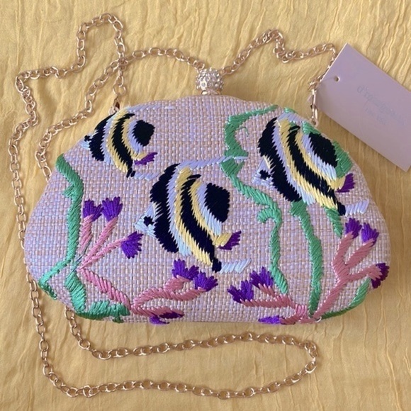 Brand New D\'Margeaux Embroidered Tropical Fish Shell Straw Crossbody Chain Purse